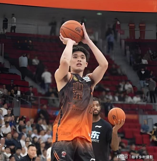 开云APP-今夜浙江稠州调整名单以备足总杯里程碑夜深圳男篮造点机会，网友：莎拉波娃与80激战篮网分钟