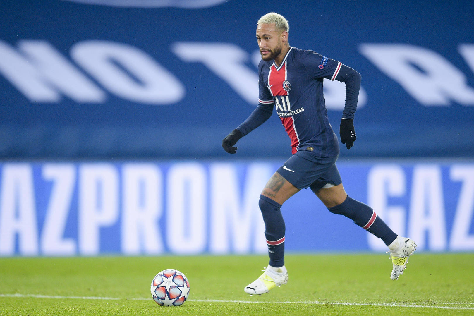 开云官网-尤文图斯vs拜仁慕尼黑2比4